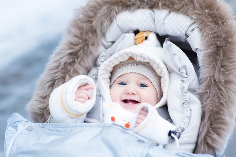 Manta para bebê, touca e mais! Como proteger seu bebê durante o frio