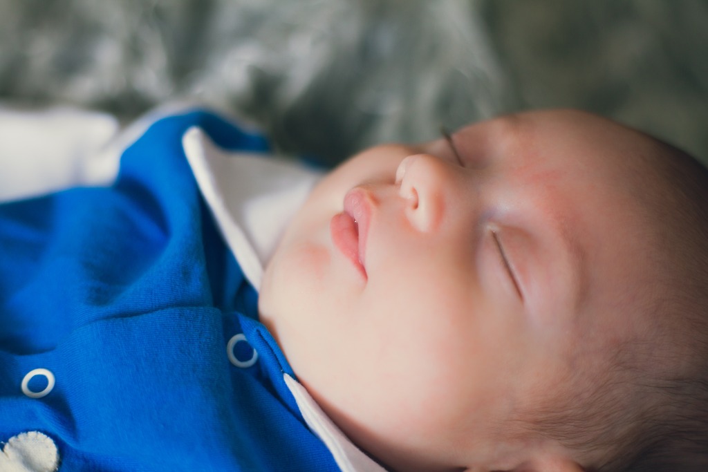 Como vestir o bebê para dormir: conheça as melhores técnicas!