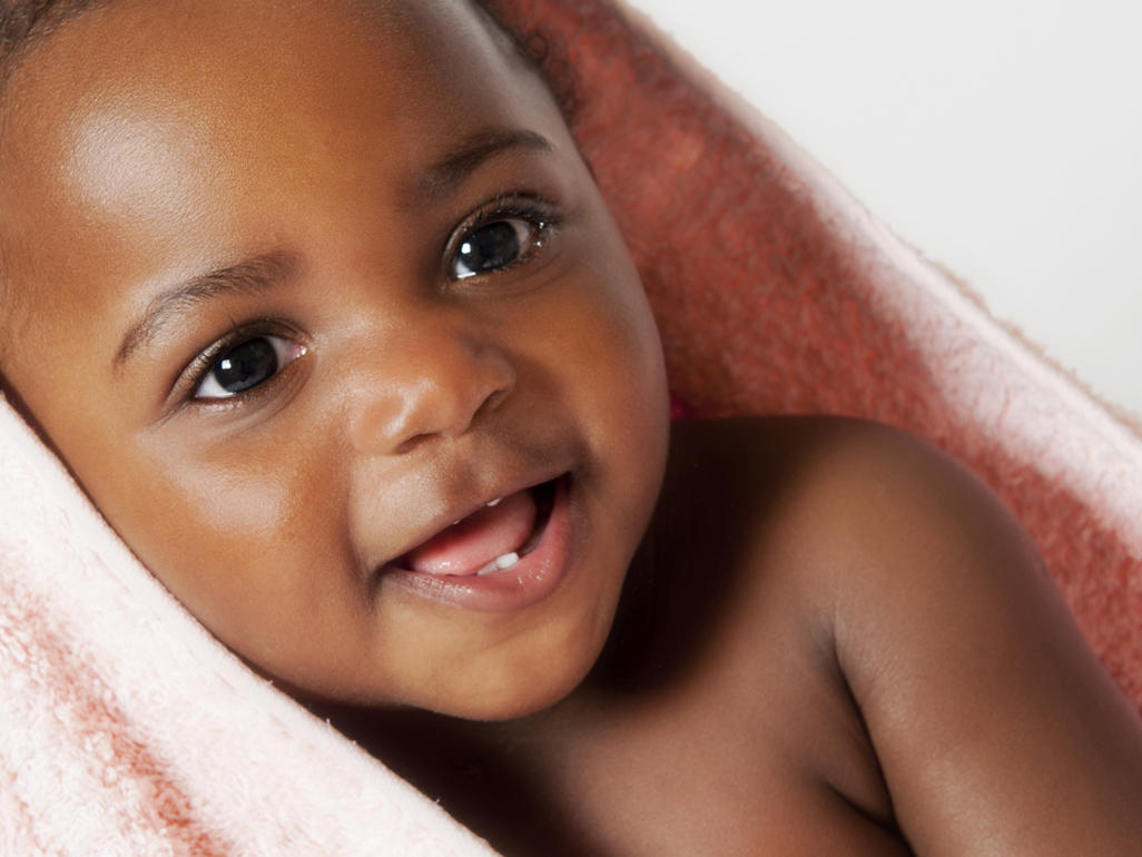 qual a ordem que nascem os dentes do bebe - Primeiro dente do bebê: Quando nasce, sintomas e cuidados