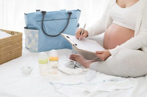 o que o recem nascido precisa dicas valiosas 500x331 - O que um recém nascido precisa: checklist com itens e dicas