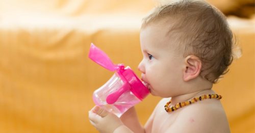 ambar para bebe 500x261 - Benefícios do colar de âmbar para bebês