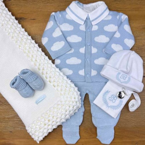 roupas fofas de bebe jardineira 500x500 - Roupa de bebê casaquinho azul com nuvens