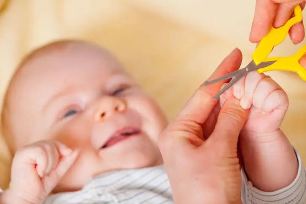 cortar unha de bebe - Unha de bebê: como cortar e cuidar das mãos e pés