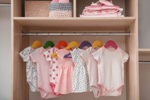 como arrumar o guarda roupa do bebe 500x333 - Como arrumar o guarda roupa do bebê