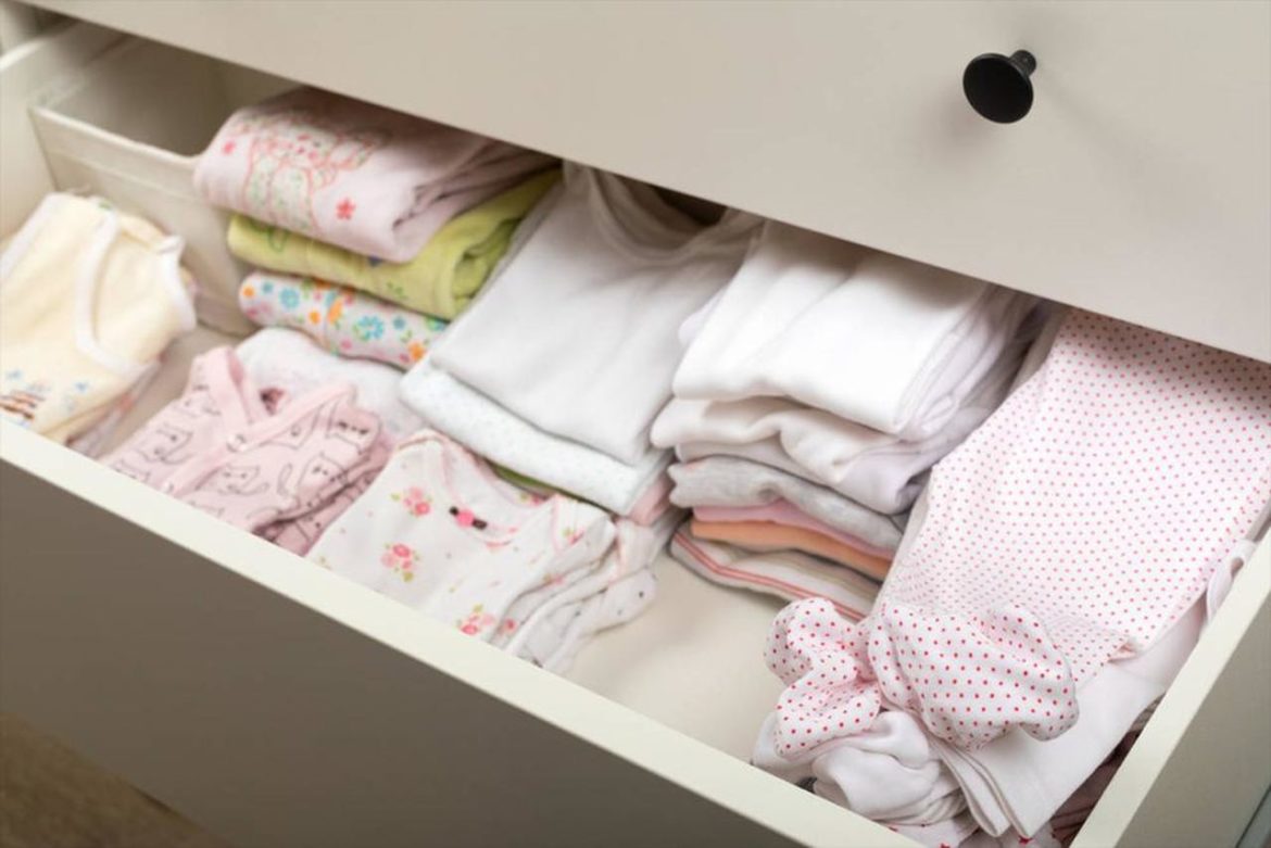 Como organizar cômoda de bebê: Um guia com dicas importantes