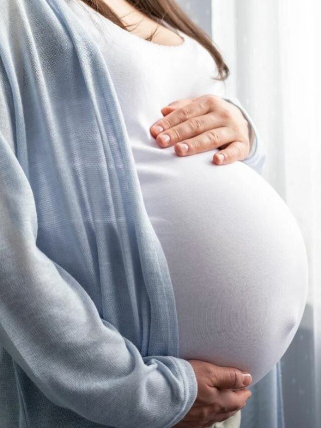 Barriga grande de grávida, simbolizando a diferença de gravidez de menino e menina