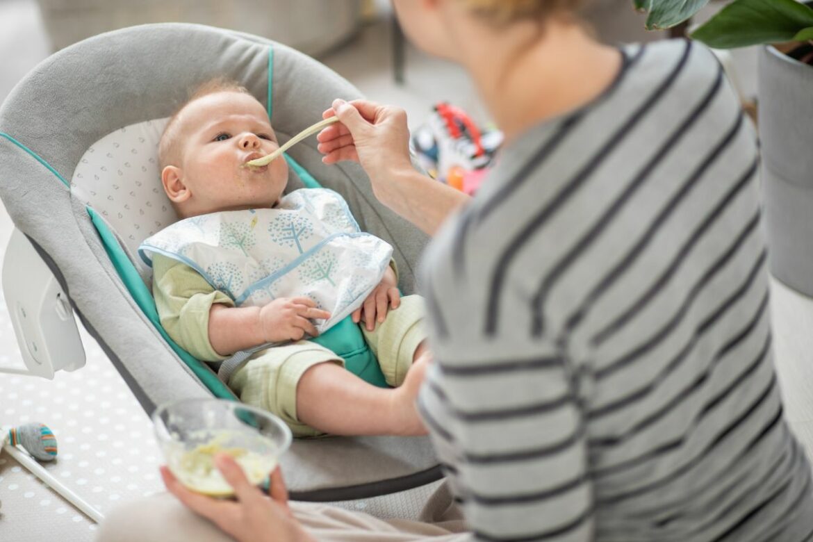 Introdução alimentar para o bebê.