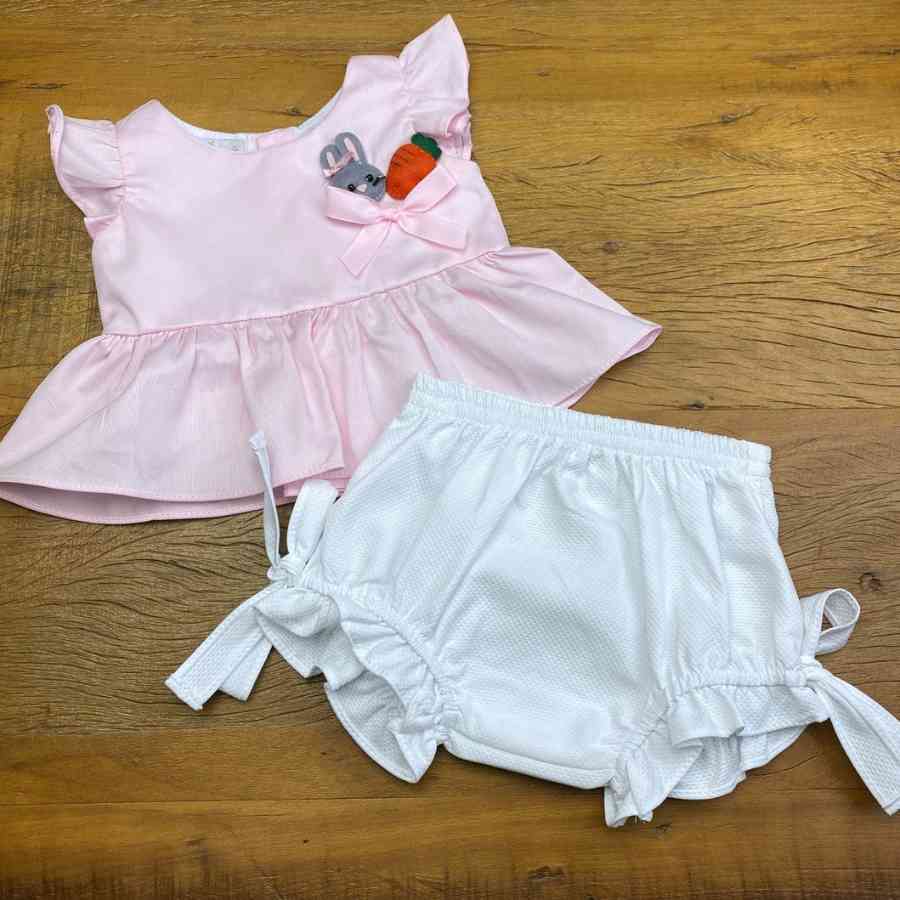 Exemplo de modelo de roupinha de páscoa: Conjunto Bata e Calcinha Rosa de Coelhinha