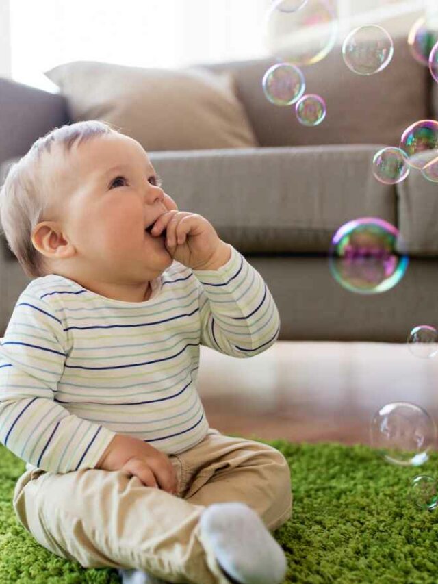Descubra 10 brincadeiras para divertir seu bebê no apartamento!